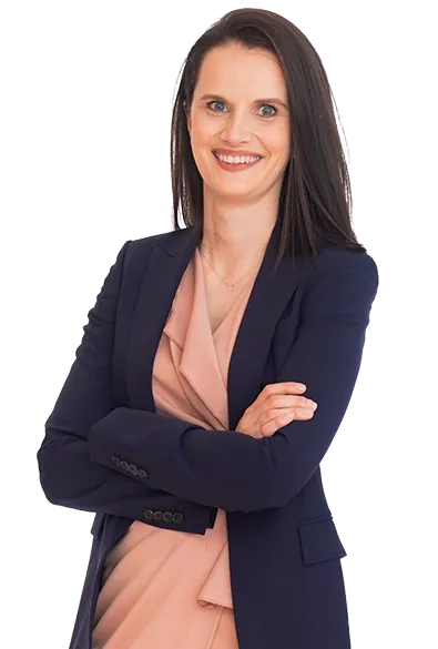 Portrait von Birgit Schrenk im Business Outfit